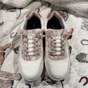 hey dude tennis shoes